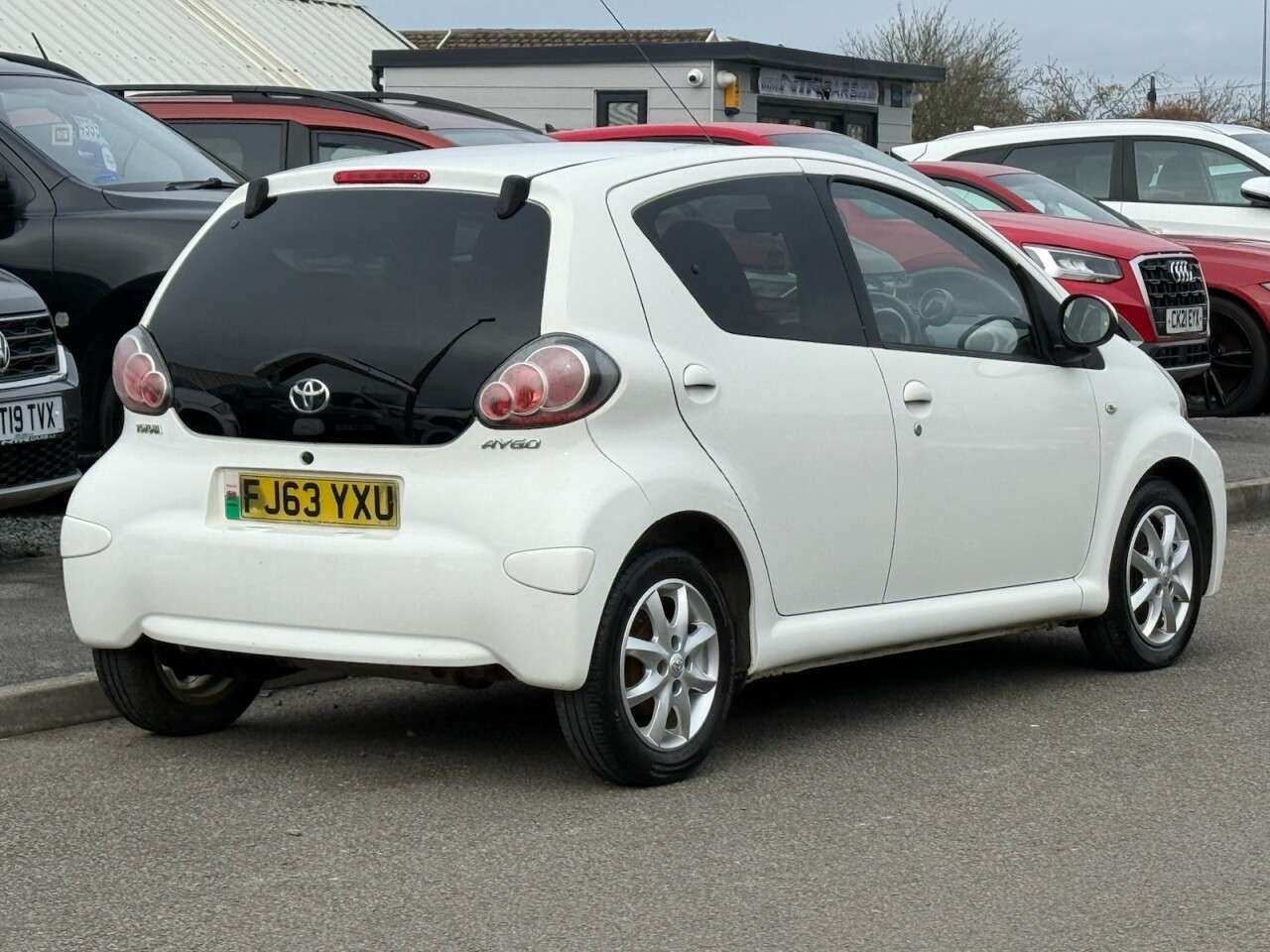 A 2013 TOYOTA AYGO 1.0 VVT-i Mode Hatchback 5dr Petrol Manual Euro 5 (68 ps) A 2013 TOYOTA AYGO 1.0 VVT-i Mode Hatchback 5dr Petrol Manual Euro 5 (68 ps)