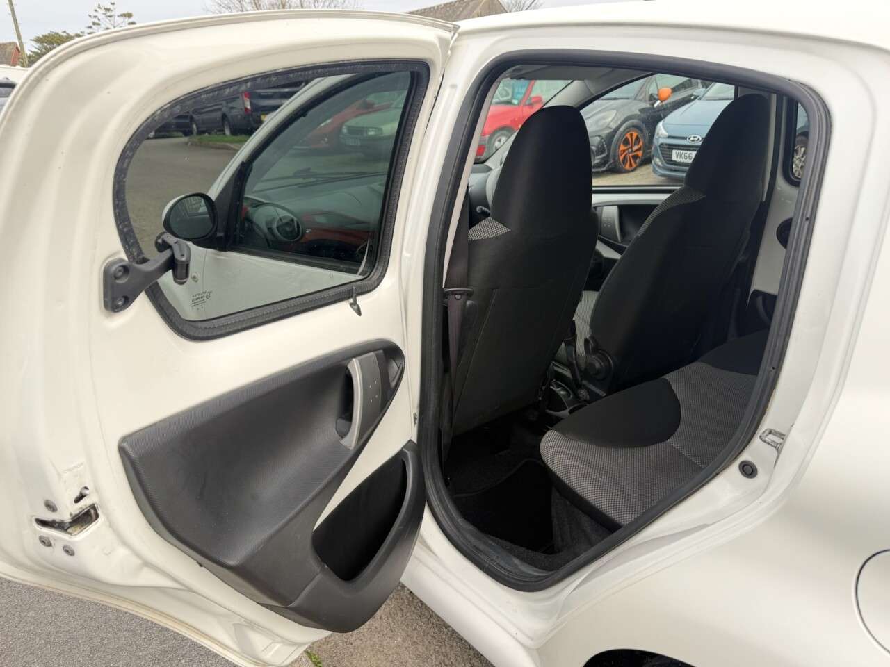 2013 TOYOTA AYGO 2013 TOYOTA AYGO