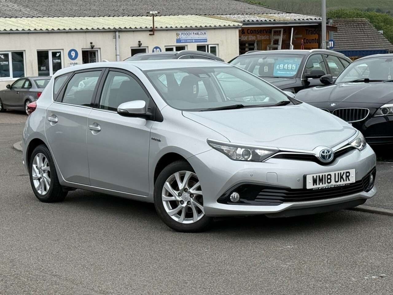 A 2018 TOYOTA AURIS 1.8 VVT-h Icon Tech Hatchback 5dr Petrol Hybrid CVT Euro 6 (s/s) (136 ps) A 2018 TOYOTA AURIS 1.8 VVT-h Icon Tech Hatchback 5dr Petrol Hybrid CVT Euro 6 (s/s) (136 ps)