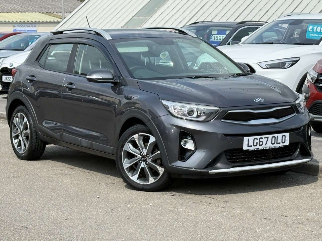 A 2017 KIA STONIC 1.6 CRDi 2 SUV 5dr Diesel Manual Euro 6 (s/s) (108 bhp) A 2017 KIA STONIC 1.6 CRDi 2 SUV 5dr Diesel Manual Euro 6 (s/s) (108 bhp)