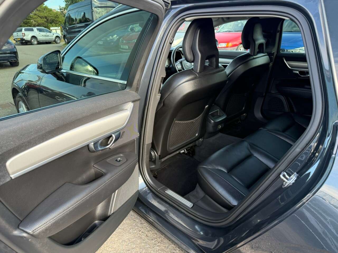 2018 VOLVO V90 2018 VOLVO V90