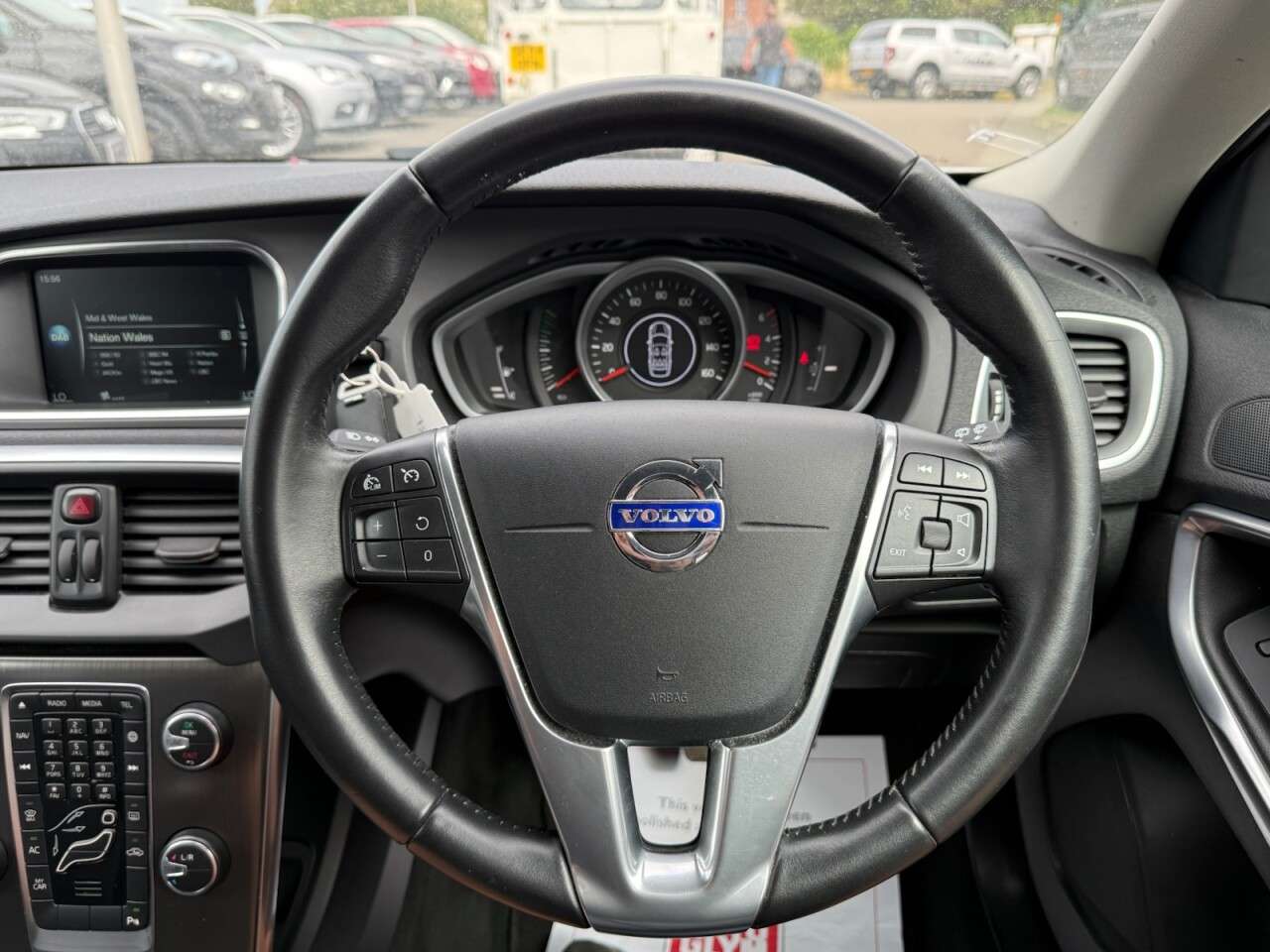 2015 VOLVO V40 2015 VOLVO V40