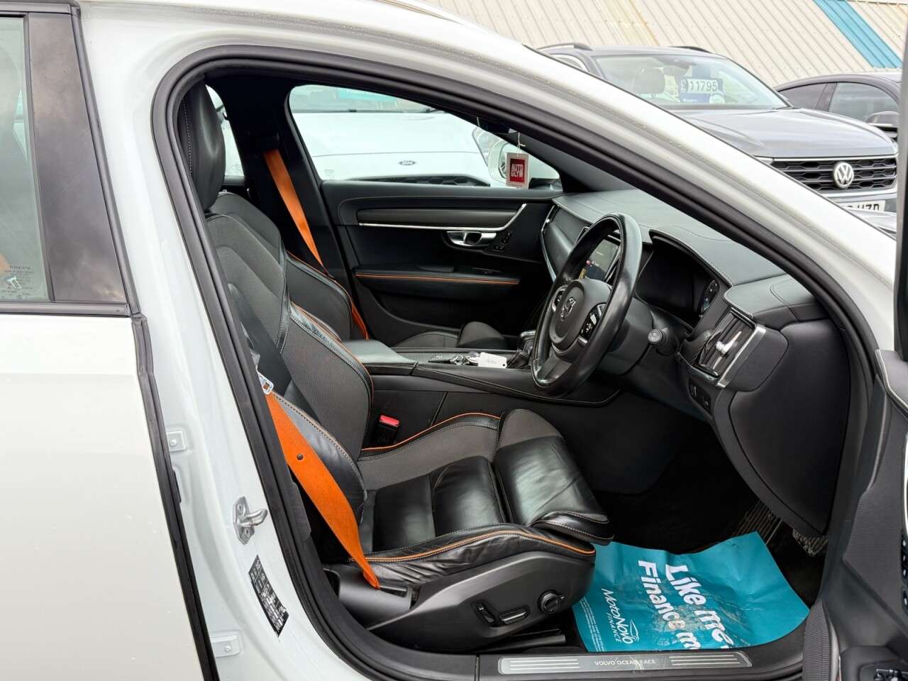 A 2018 VOLVO V90 CROSS COUNTRY 2.0 T6 Volvo Ocean Race Estate 5dr Petrol Auto AWD Euro 6 (s/s) (310 ps) A 2018 VOLVO V90 CROSS COUNTRY 2.0 T6 Volvo Ocean Race Estate 5dr Petrol Auto AWD Euro 6 (s/s) (310 ps)