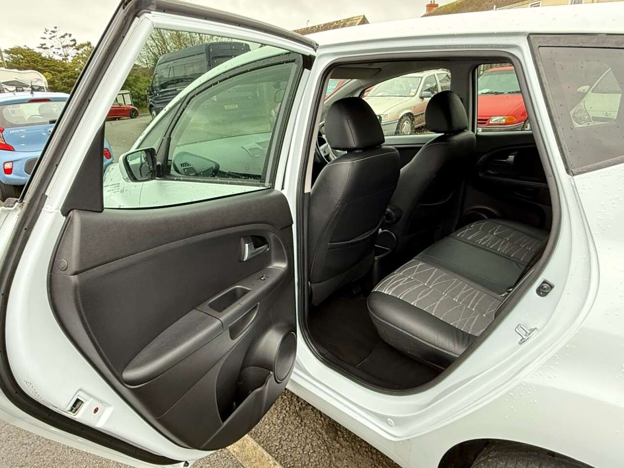 2015 KIA VENGA 2015 KIA VENGA