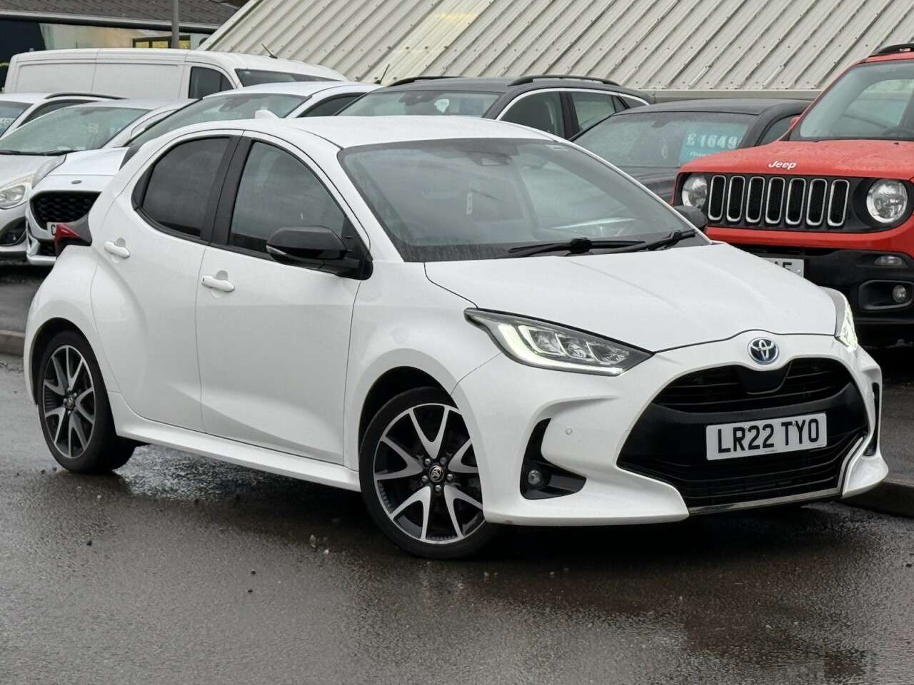 A 2022 TOYOTA YARIS 1.5 VVT-h Dynamic Hatchback 5dr Petrol Hybrid E-CVT Euro 6 (s/s) (116 ps) A 2022 TOYOTA YARIS 1.5 VVT-h Dynamic Hatchback 5dr Petrol Hybrid E-CVT Euro 6 (s/s) (116 ps)