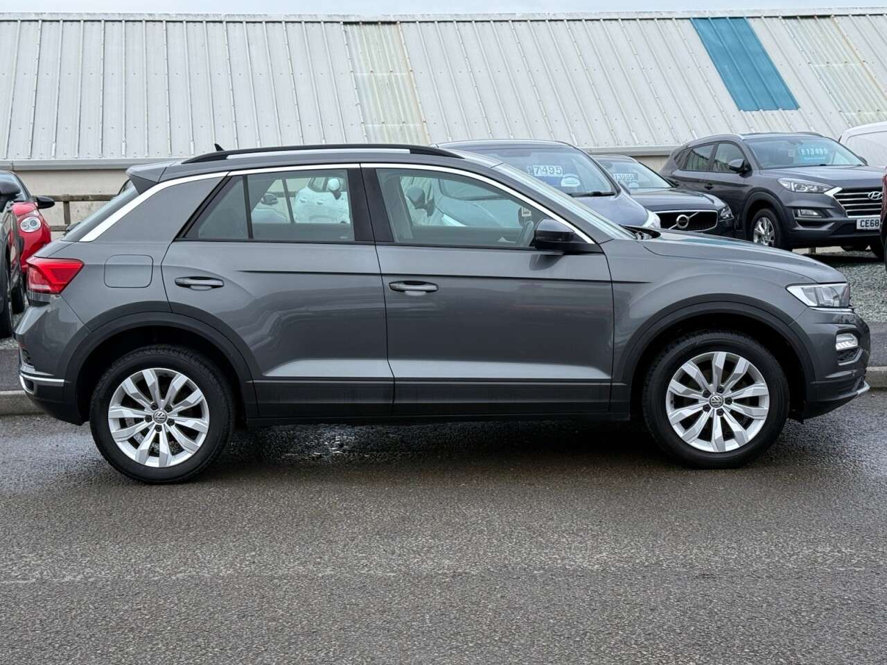 A 2019 VOLKSWAGEN T-ROC 1.5 TSI GPF EVO SE SUV 5dr Petrol DSG Euro 6 (s/s) (150 ps) A 2019 VOLKSWAGEN T-ROC 1.5 TSI GPF EVO SE SUV 5dr Petrol DSG Euro 6 (s/s) (150 ps)