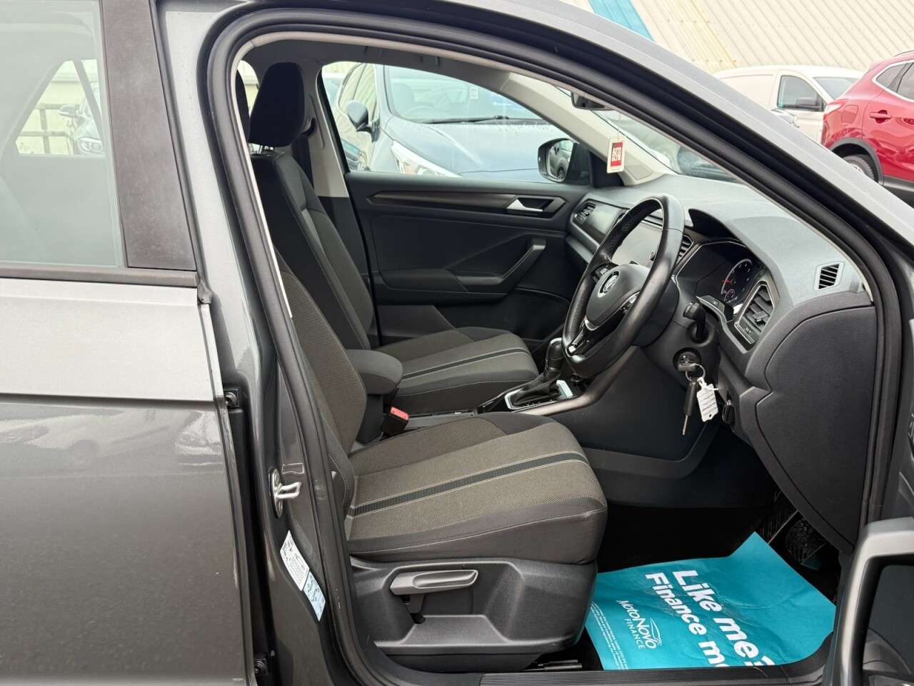 A 2019 VOLKSWAGEN T-ROC 1.5 TSI GPF EVO SE SUV 5dr Petrol DSG Euro 6 (s/s) (150 ps) A 2019 VOLKSWAGEN T-ROC 1.5 TSI GPF EVO SE SUV 5dr Petrol DSG Euro 6 (s/s) (150 ps)