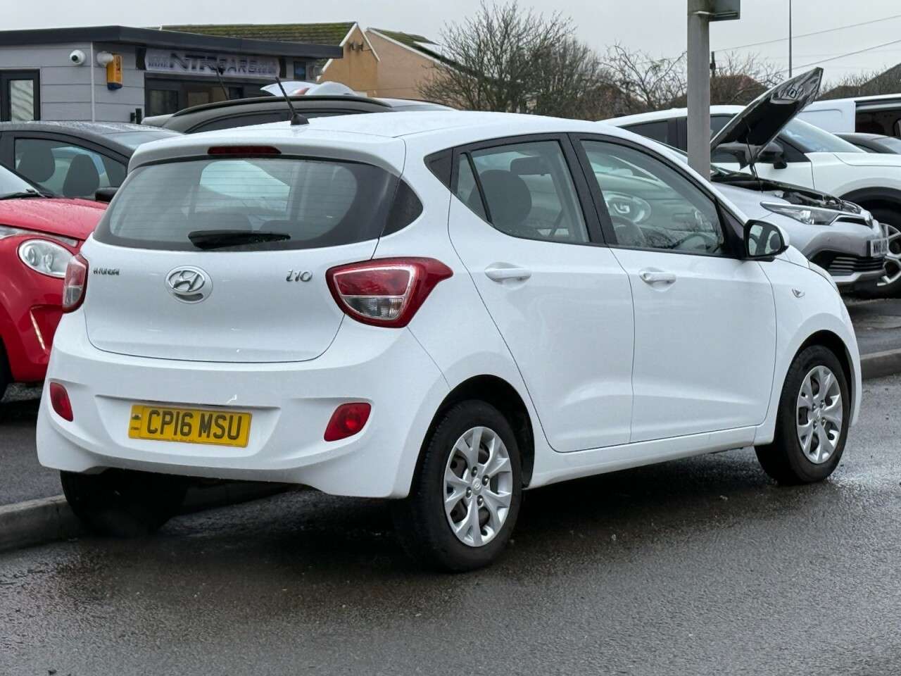 A 2016 HYUNDAI I10 1.2 SE Hatchback 5dr Petrol Auto Euro 6 (87 ps) A 2016 HYUNDAI I10 1.2 SE Hatchback 5dr Petrol Auto Euro 6 (87 ps)