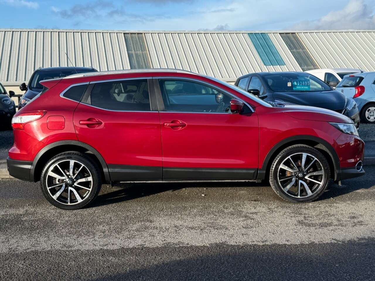 A 2015 NISSAN QASHQAI 1.6 dCi Tekna SUV 5dr Diesel XTRON 2WD Euro 5 (s/s) (130 ps) A 2015 NISSAN QASHQAI 1.6 dCi Tekna SUV 5dr Diesel XTRON 2WD Euro 5 (s/s) (130 ps)