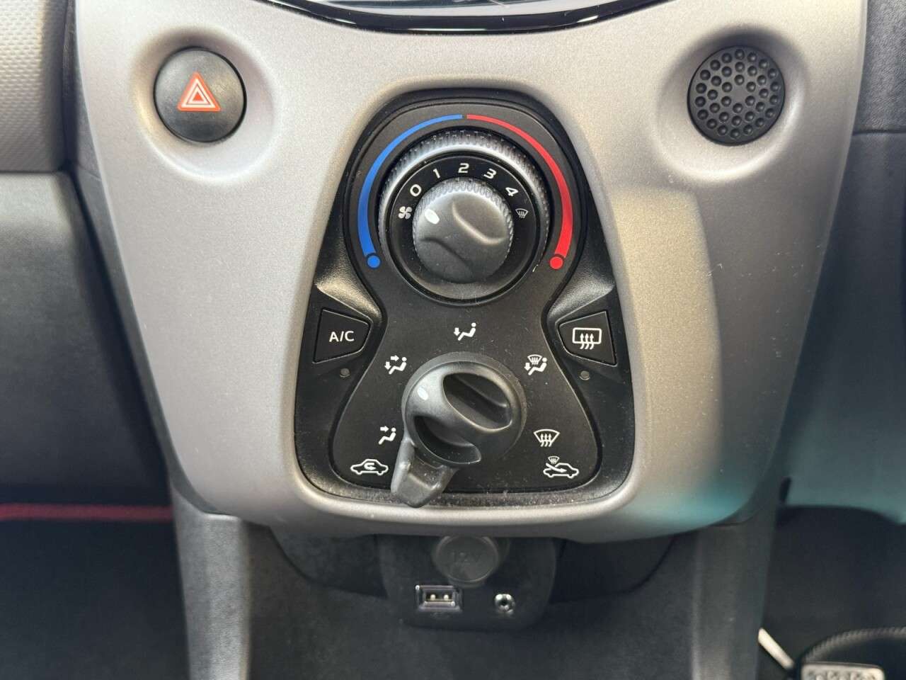 2018 PEUGEOT 108 2018 PEUGEOT 108