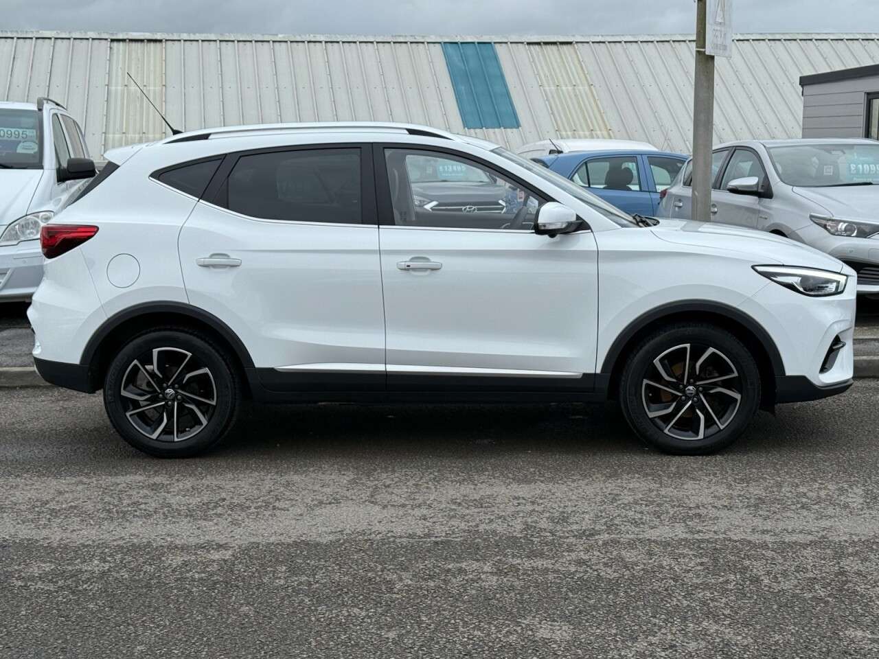 A 2024 MG MG ZS 1.0 T-GDI Exclusive SUV 5dr Petrol Manual Euro 6 (111 ps) A 2024 MG MG ZS 1.0 T-GDI Exclusive SUV 5dr Petrol Manual Euro 6 (111 ps)