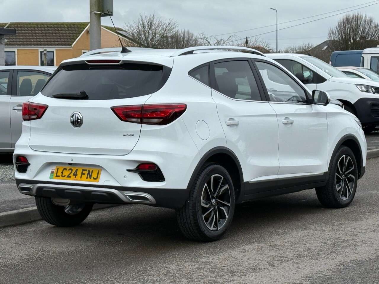 A 2024 MG MG ZS 1.0 T-GDI Exclusive SUV 5dr Petrol Manual Euro 6 (111 ps) A 2024 MG MG ZS 1.0 T-GDI Exclusive SUV 5dr Petrol Manual Euro 6 (111 ps)