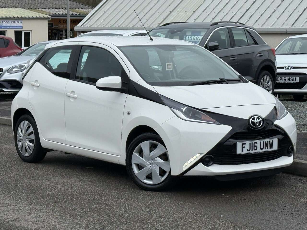 A 2016 TOYOTA AYGO 1.0 VVT-i x-play Hatchback 5dr Petrol Manual Euro 6 (68 ps) A 2016 TOYOTA AYGO 1.0 VVT-i x-play Hatchback 5dr Petrol Manual Euro 6 (68 ps)