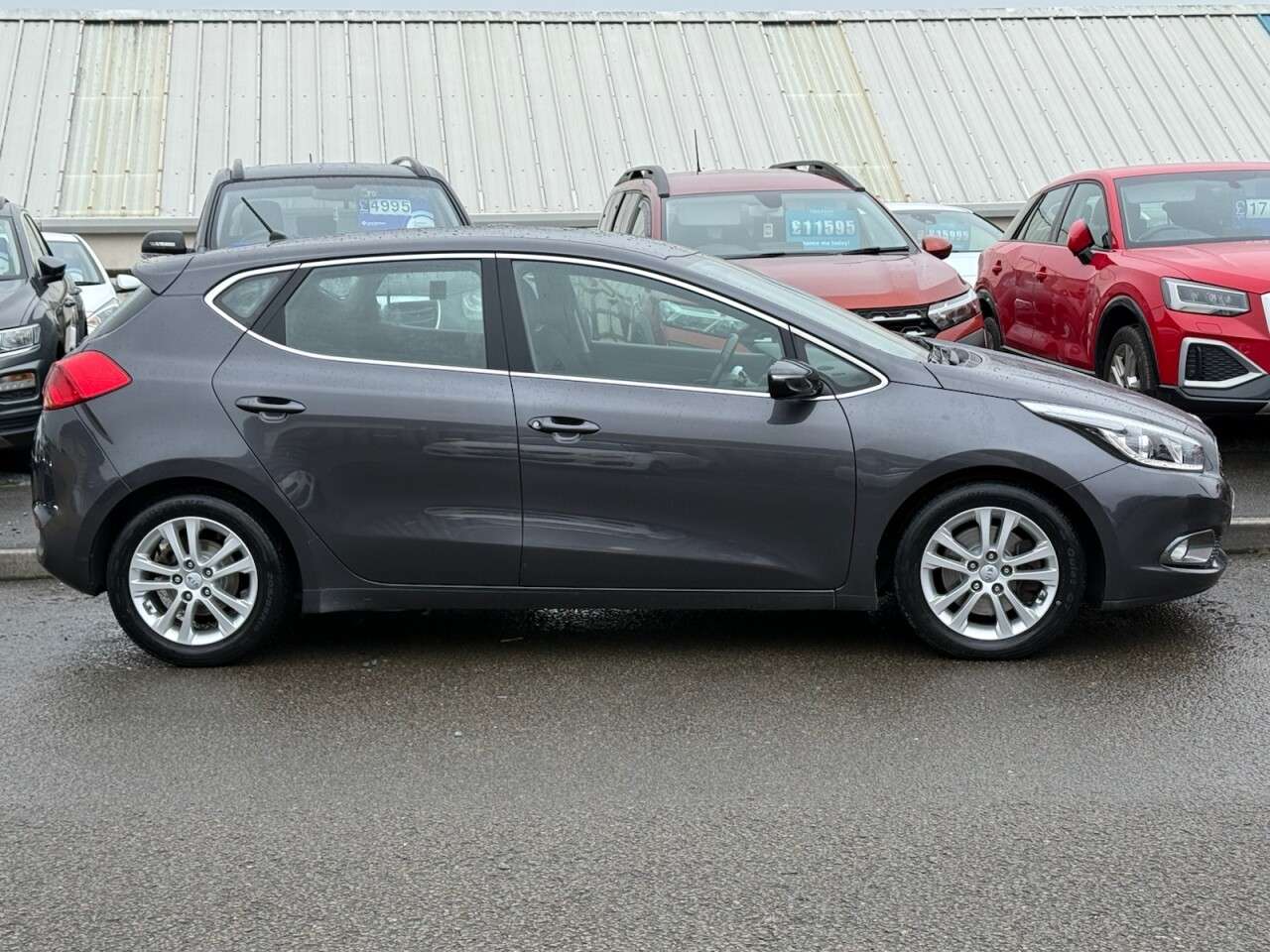 A 2015 KIA CEED 1.6 CRDi EcoDynamics 2 Hatchback 5dr Diesel Manual Euro 5 (s/s) (126 bhp) A 2015 KIA CEED 1.6 CRDi EcoDynamics 2 Hatchback 5dr Diesel Manual Euro 5 (s/s) (126 bhp)