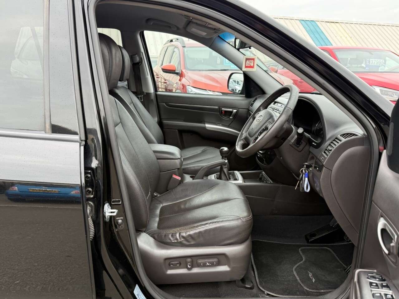 A 2012 HYUNDAI SANTA FE 2.2 CRDi Premium SUV 5dr Diesel Manual 4WD Euro 5 (5 seat) (194 bhp) A 2012 HYUNDAI SANTA FE 2.2 CRDi Premium SUV 5dr Diesel Manual 4WD Euro 5 (5 seat) (194 bhp)