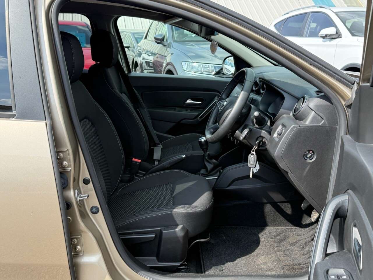 A 2018 DACIA DUSTER 1.6 SCe Comfort SUV 5dr Petrol Manual 4WD Euro 6 (s/s) (115 ps) A 2018 DACIA DUSTER 1.6 SCe Comfort SUV 5dr Petrol Manual 4WD Euro 6 (s/s) (115 ps)