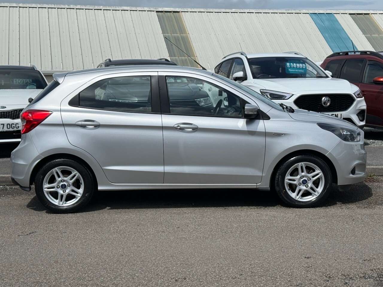 A 2017 FORD KA+ 1.2 Ti-VCT Zetec Hatchback 5dr Petrol Manual Euro 6 (85 ps) A 2017 FORD KA+ 1.2 Ti-VCT Zetec Hatchback 5dr Petrol Manual Euro 6 (85 ps)