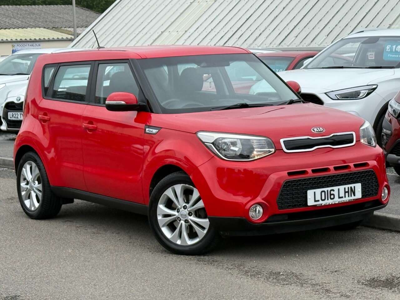 A 2016 KIA SOUL 1.6 CRDi Connect Plus SUV 5dr Diesel DCT Euro 6 (134 bhp) A 2016 KIA SOUL 1.6 CRDi Connect Plus SUV 5dr Diesel DCT Euro 6 (134 bhp)