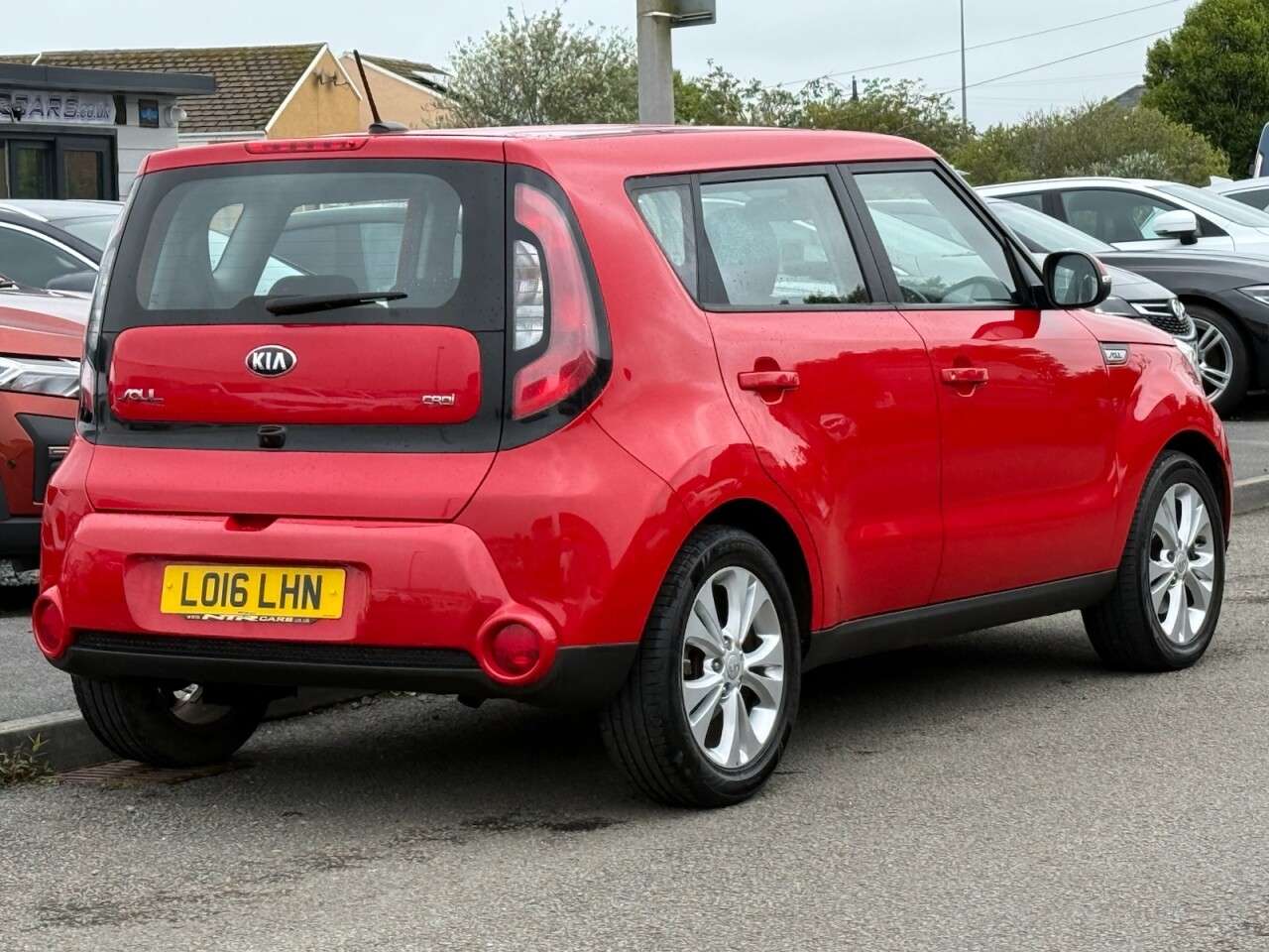 A 2016 KIA SOUL 1.6 CRDi Connect Plus SUV 5dr Diesel DCT Euro 6 (134 bhp) A 2016 KIA SOUL 1.6 CRDi Connect Plus SUV 5dr Diesel DCT Euro 6 (134 bhp)