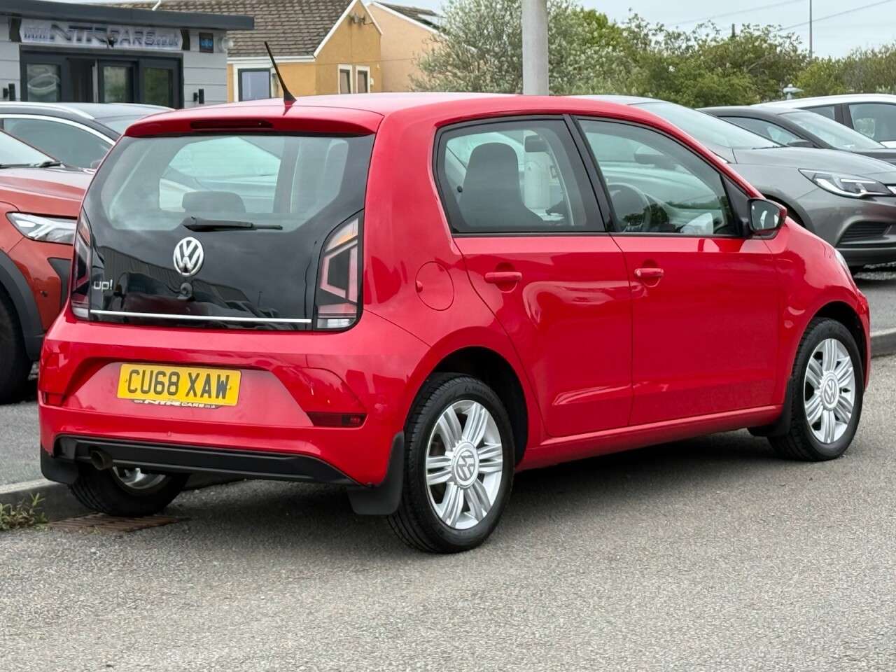 A 2018 VOLKSWAGEN UP! 1.0 High up! Hatchback 5dr Petrol Manual Euro 6 (s/s) (90 ps) A 2018 VOLKSWAGEN UP! 1.0 High up! Hatchback 5dr Petrol Manual Euro 6 (s/s) (90 ps)