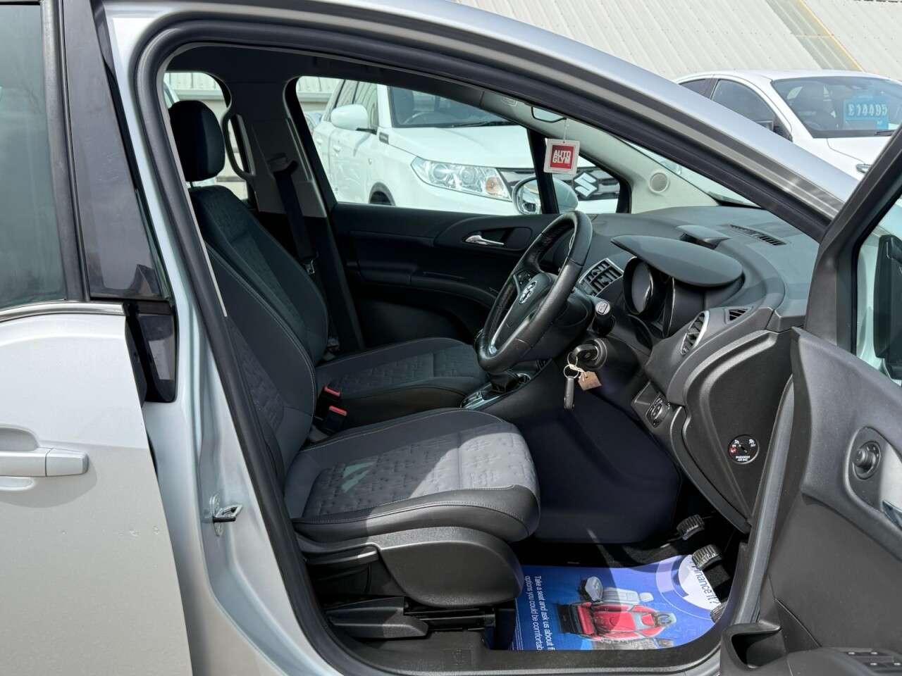 A 2016 VAUXHALL MERIVA 1.4i Tech Line MPV 5dr Petrol Manual Euro 6 (100 ps) A 2016 VAUXHALL MERIVA 1.4i Tech Line MPV 5dr Petrol Manual Euro 6 (100 ps)
