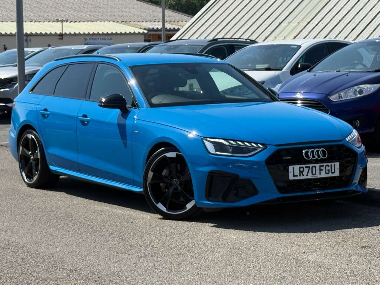 A 2020 AUDI A4 AVANT 2.0 TDI 40 Black Edition Estate 5dr Diesel S Tronic quattro Euro 6 (s/s) (1 A 2020 AUDI A4 AVANT 2.0 TDI 40 Black Edition Estate 5dr Diesel S Tronic quattro Euro 6 (s/s) (1