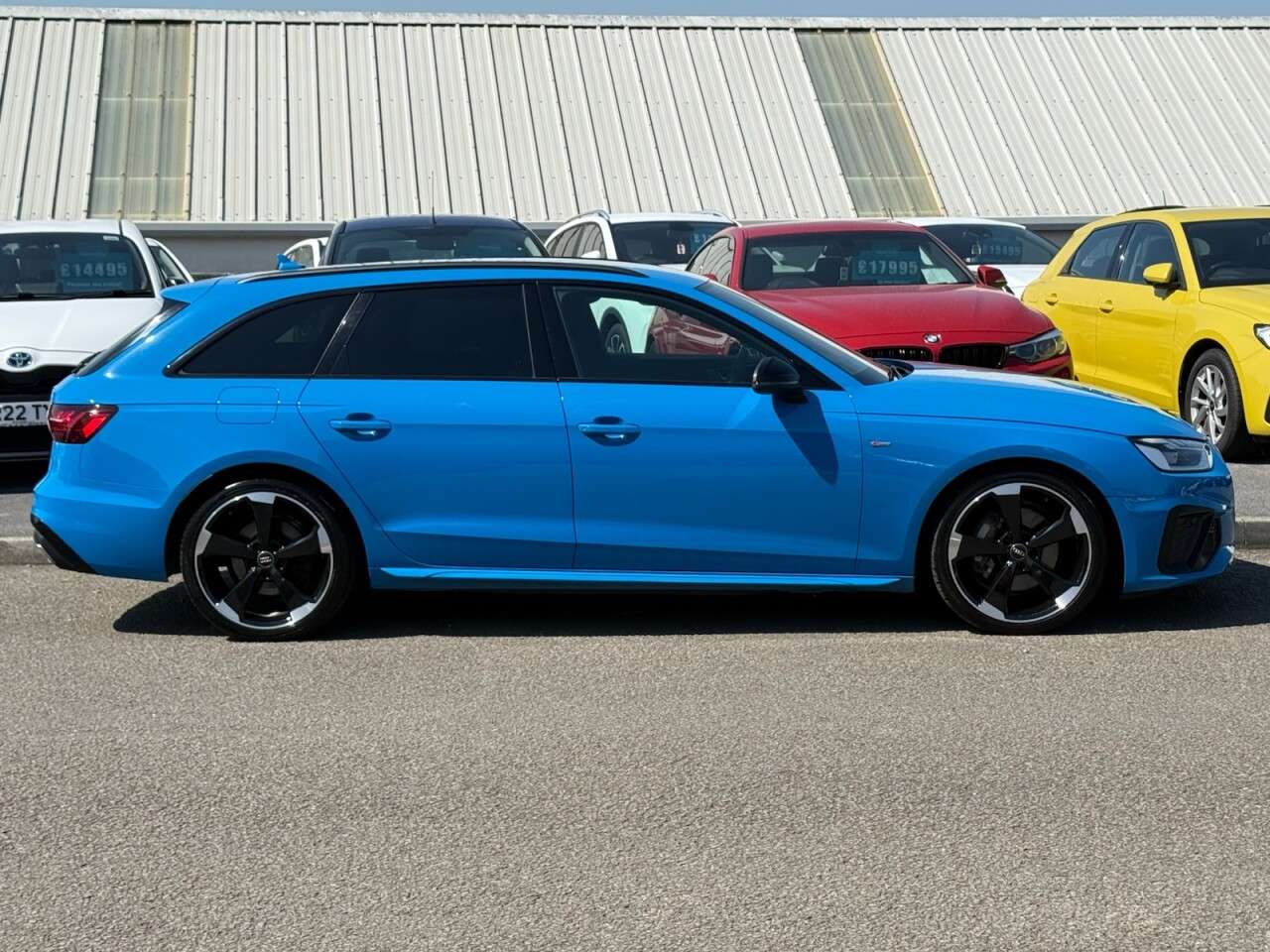 A 2020 AUDI A4 AVANT 2.0 TDI 40 Black Edition Estate 5dr Diesel S Tronic quattro Euro 6 (s/s) (1 A 2020 AUDI A4 AVANT 2.0 TDI 40 Black Edition Estate 5dr Diesel S Tronic quattro Euro 6 (s/s) (1