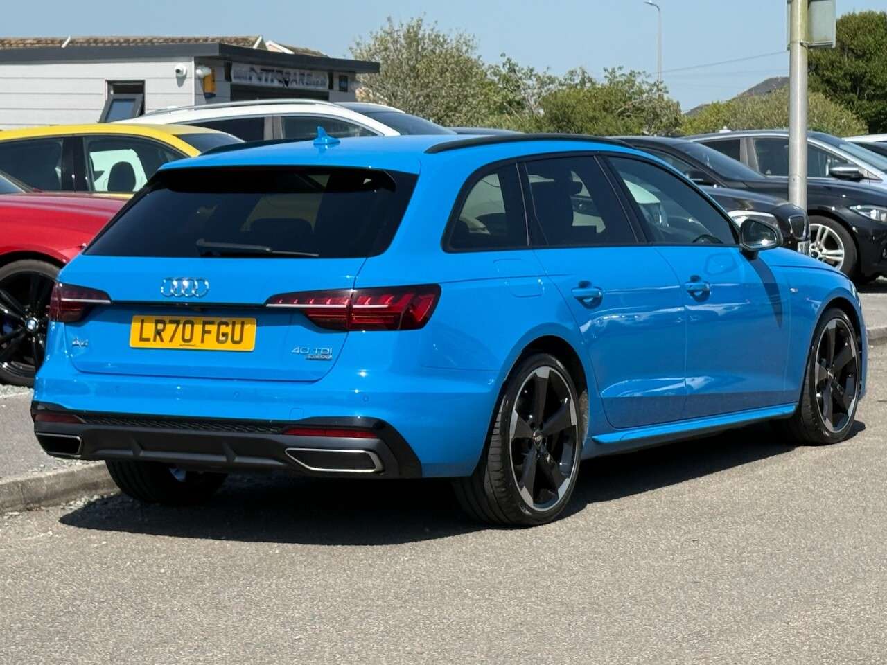 A 2020 AUDI A4 AVANT 2.0 TDI 40 Black Edition Estate 5dr Diesel S Tronic quattro Euro 6 (s/s) (1 A 2020 AUDI A4 AVANT 2.0 TDI 40 Black Edition Estate 5dr Diesel S Tronic quattro Euro 6 (s/s) (1