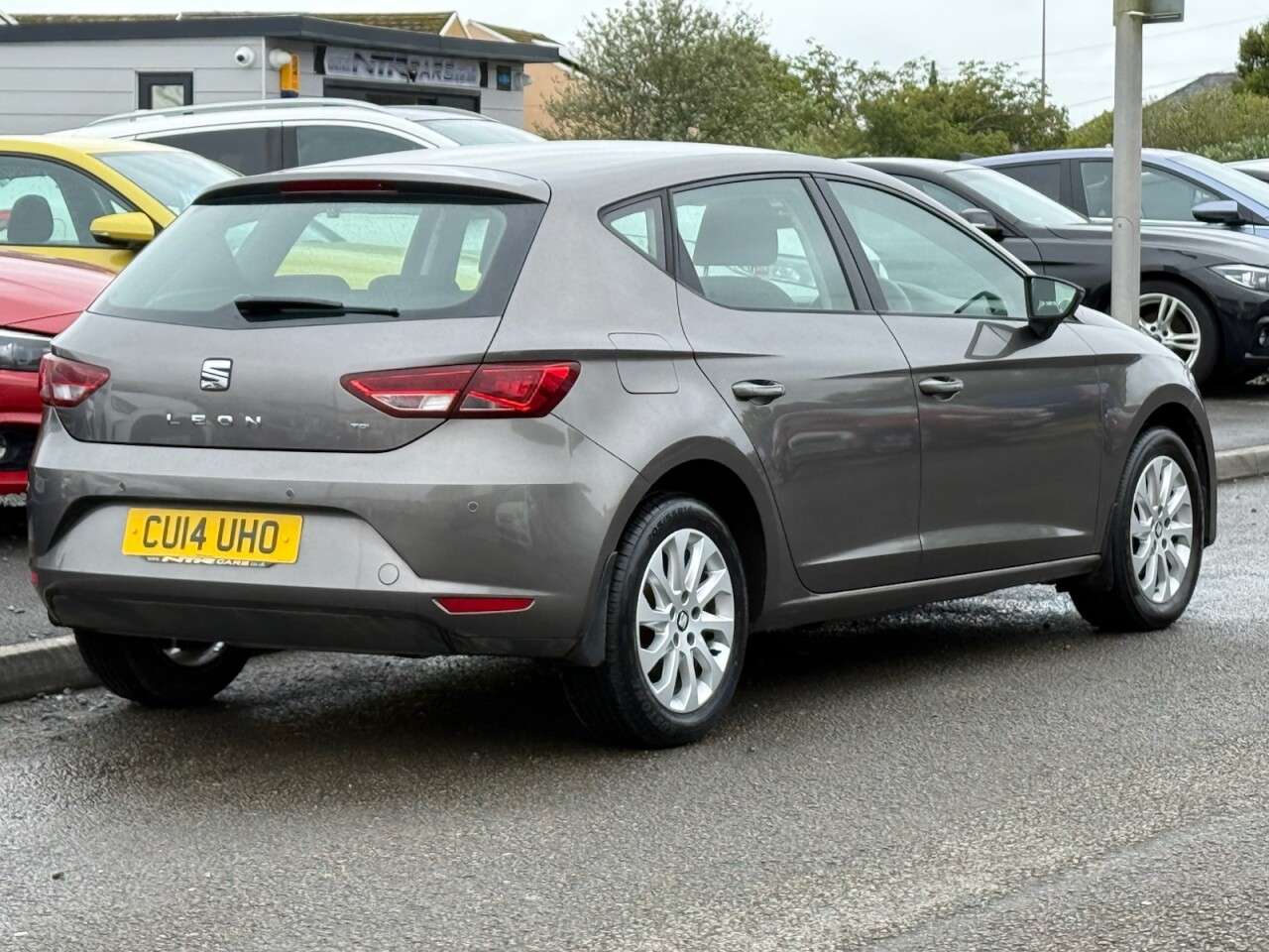 A 2014 SEAT LEON 1.6 TDI CR SE Hatchback 5dr Diesel Manual Euro 5 (s/s) (105 ps) A 2014 SEAT LEON 1.6 TDI CR SE Hatchback 5dr Diesel Manual Euro 5 (s/s) (105 ps)