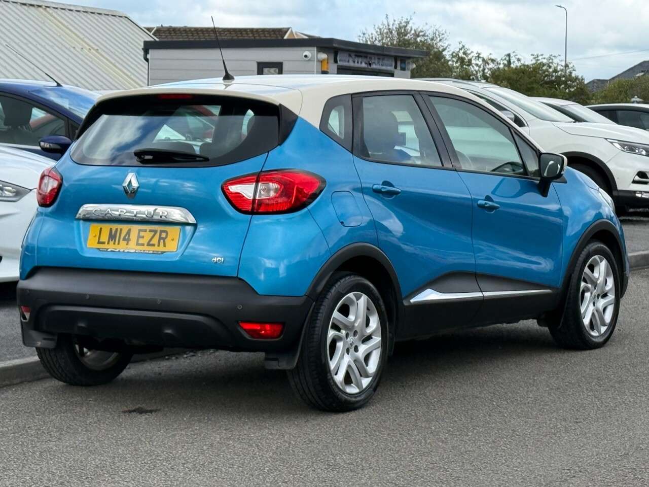 A 2014 RENAULT CAPTUR 1.5 dCi ENERGY Dynamique MediaNav SUV 5dr Diesel Manual Euro 5 (s/s) (90 ps A 2014 RENAULT CAPTUR 1.5 dCi ENERGY Dynamique MediaNav SUV 5dr Diesel Manual Euro 5 (s/s) (90 ps
