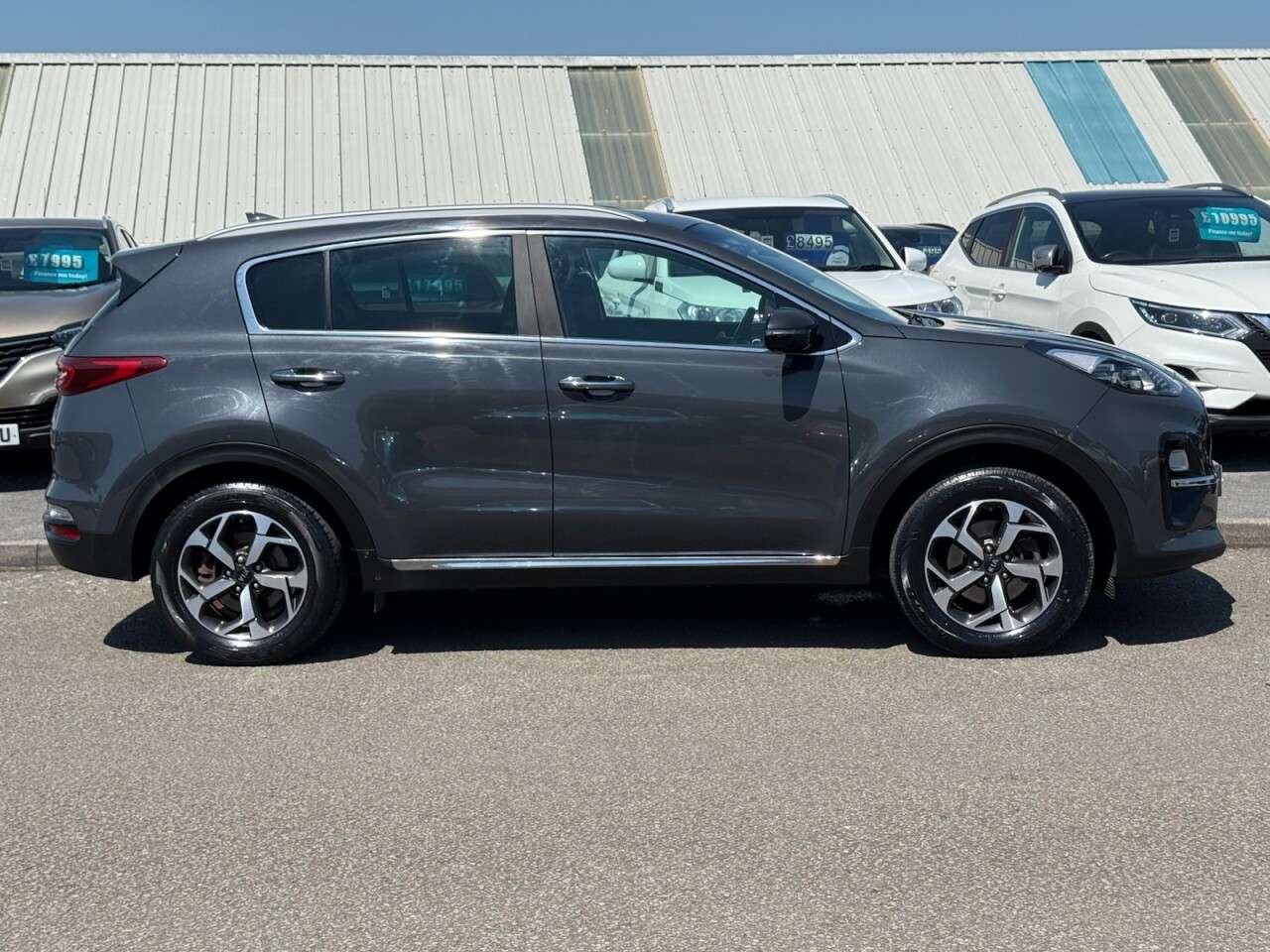 A 2018 KIA SPORTAGE 1.6 GDi Edition 25 SUV 5dr Petrol Manual Euro 6 (s/s) (130 bhp) A 2018 KIA SPORTAGE 1.6 GDi Edition 25 SUV 5dr Petrol Manual Euro 6 (s/s) (130 bhp)