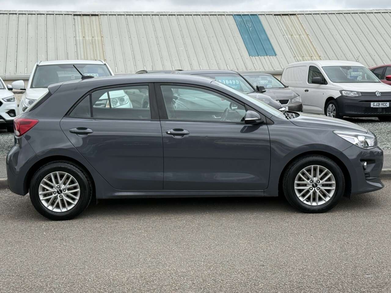 A 2021 KIA RIO 1.0 T-GDi 2 Hatchback 5dr Petrol Manual Euro 6 (s/s) (99 bhp) A 2021 KIA RIO 1.0 T-GDi 2 Hatchback 5dr Petrol Manual Euro 6 (s/s) (99 bhp)
