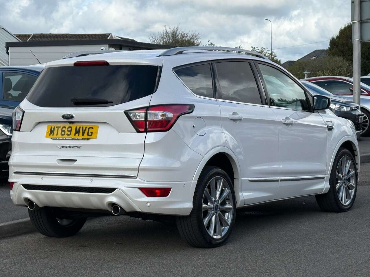 A 2019 FORD KUGA 2.0 TDCi Vignale SUV 5dr Diesel Powershift AWD Euro 6 (s/s) (180 ps) A 2019 FORD KUGA 2.0 TDCi Vignale SUV 5dr Diesel Powershift AWD Euro 6 (s/s) (180 ps)