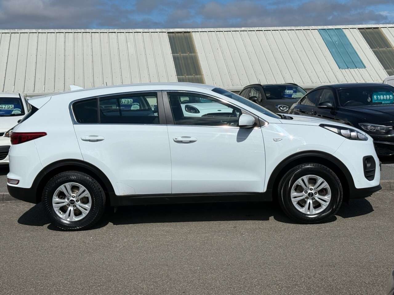 A 2018 KIA SPORTAGE 1.6 GDi 1 SUV 5dr Petrol Manual Euro 6 (s/s) (130 bhp) A 2018 KIA SPORTAGE 1.6 GDi 1 SUV 5dr Petrol Manual Euro 6 (s/s) (130 bhp)