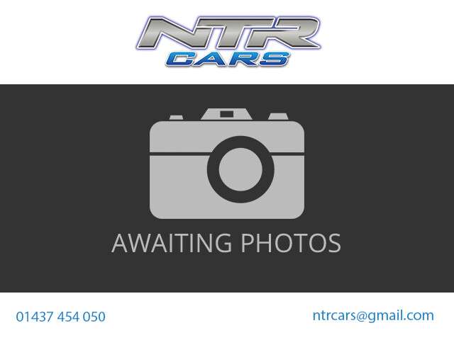 A 2013 MINI COOPER 1.6i COOPER 5d 122 BHP AUTOMATIC A 2013 MINI COOPER 1.6i COOPER 5d 122 BHP AUTOMATIC