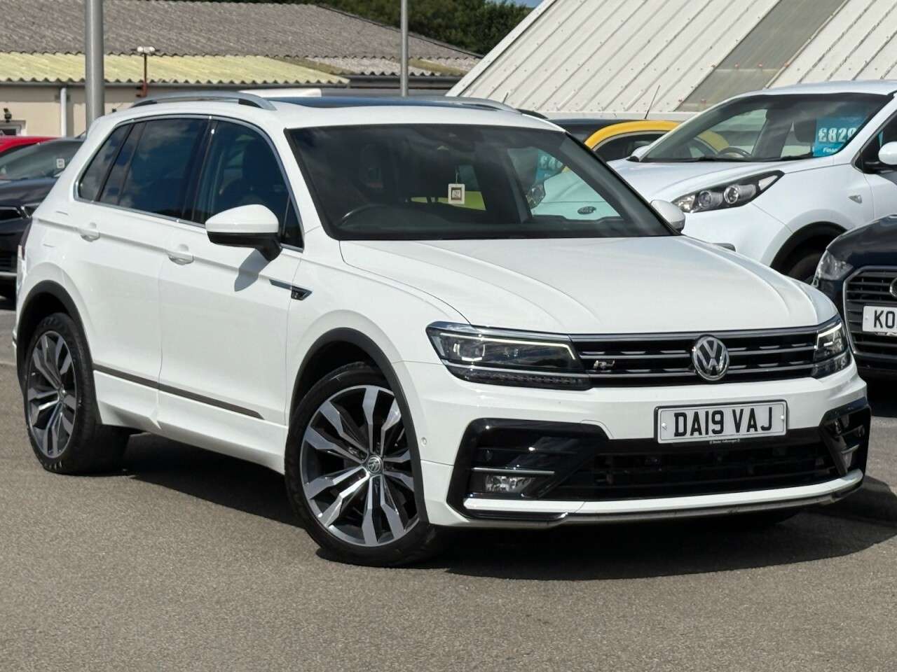 A 2019 VOLKSWAGEN TIGUAN 2.0 TDI R-Line Tech SUV 5dr Diesel DSG 4Motion Euro 6 (s/s) (150 ps) A 2019 VOLKSWAGEN TIGUAN 2.0 TDI R-Line Tech SUV 5dr Diesel DSG 4Motion Euro 6 (s/s) (150 ps)