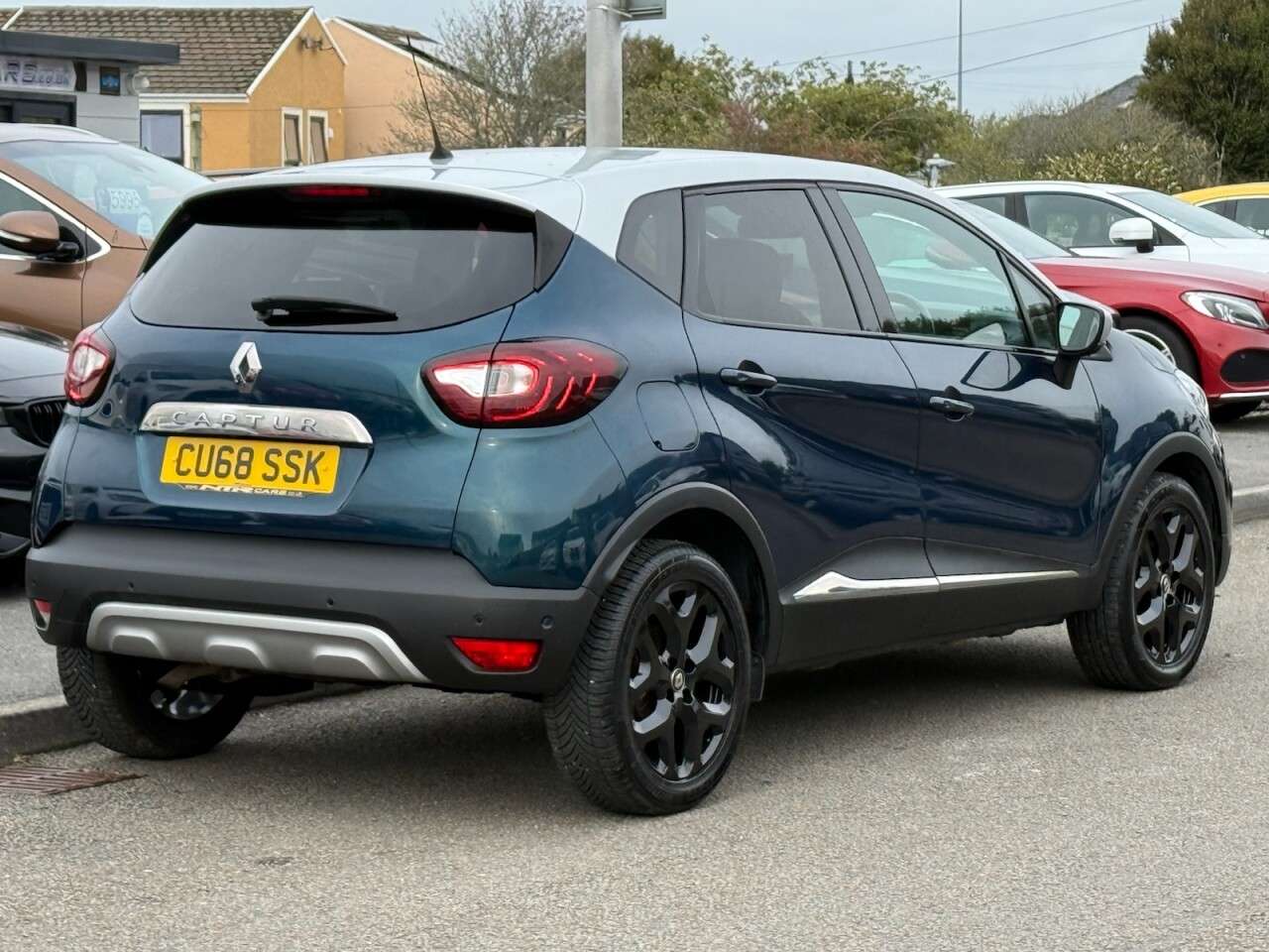 A 2018 RENAULT CAPTUR 0.9 TCe ENERGY GT Line SUV 5dr Petrol Manual Euro 6 (s/s) (90 ps) A 2018 RENAULT CAPTUR 0.9 TCe ENERGY GT Line SUV 5dr Petrol Manual Euro 6 (s/s) (90 ps)
