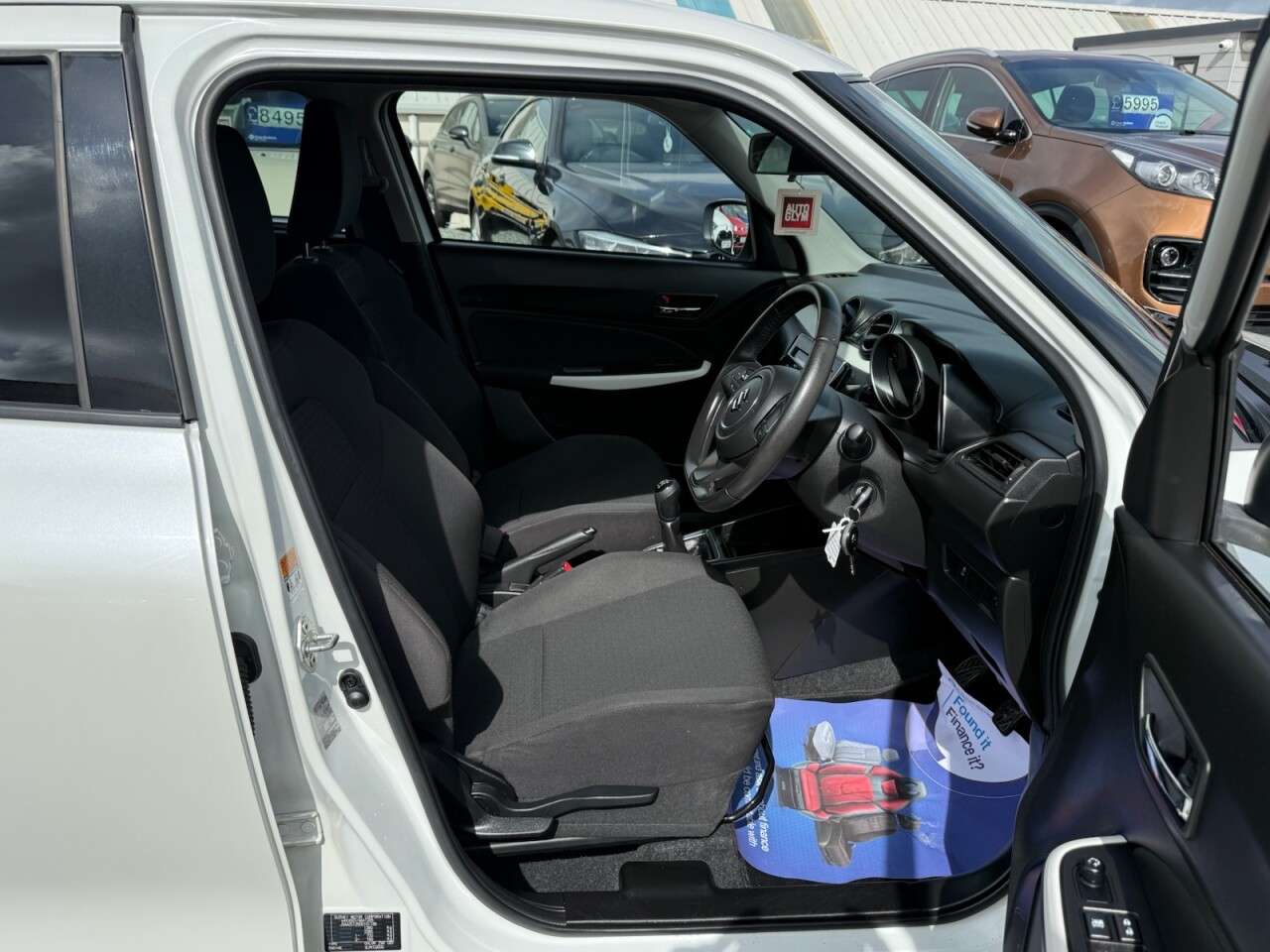 A 2017 SUZUKI SWIFT 1.0 Boosterjet SZ-T Hatchback 5dr Petrol Manual Euro 6 (111 ps) A 2017 SUZUKI SWIFT 1.0 Boosterjet SZ-T Hatchback 5dr Petrol Manual Euro 6 (111 ps)