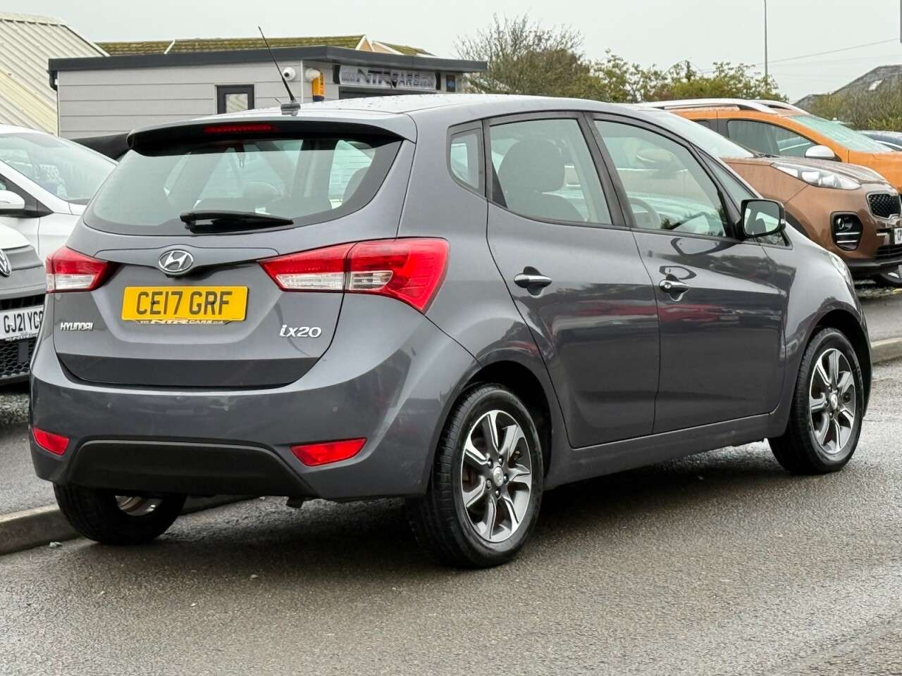 A 2017 HYUNDAI IX20 1.6 SE Nav Hatchback 5dr Petrol Auto Euro 6 (125 ps) A 2017 HYUNDAI IX20 1.6 SE Nav Hatchback 5dr Petrol Auto Euro 6 (125 ps)