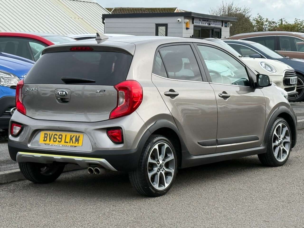 A 2019 KIA PICANTO 1.25 X-Line Hatchback 5dr Petrol Auto Euro 6 (83 bhp) A 2019 KIA PICANTO 1.25 X-Line Hatchback 5dr Petrol Auto Euro 6 (83 bhp)