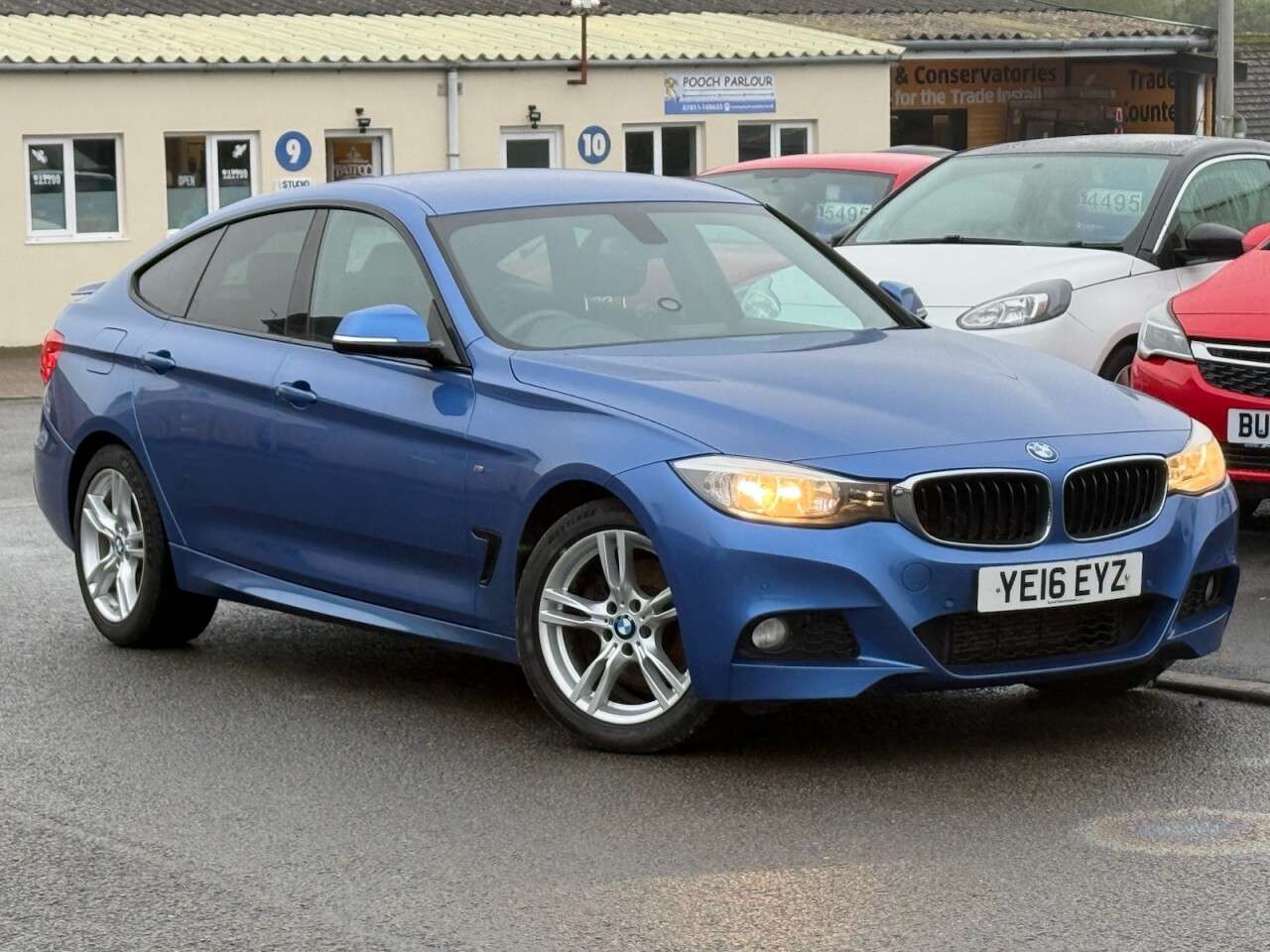 A 2016 BMW 3 SERIES GRAN TURISMO 3.0 330d M Sport GT 5dr Diesel Auto xDrive Euro 6 (s/s) (258 ps) A 2016 BMW 3 SERIES GRAN TURISMO 3.0 330d M Sport GT 5dr Diesel Auto xDrive Euro 6 (s/s) (258 ps)