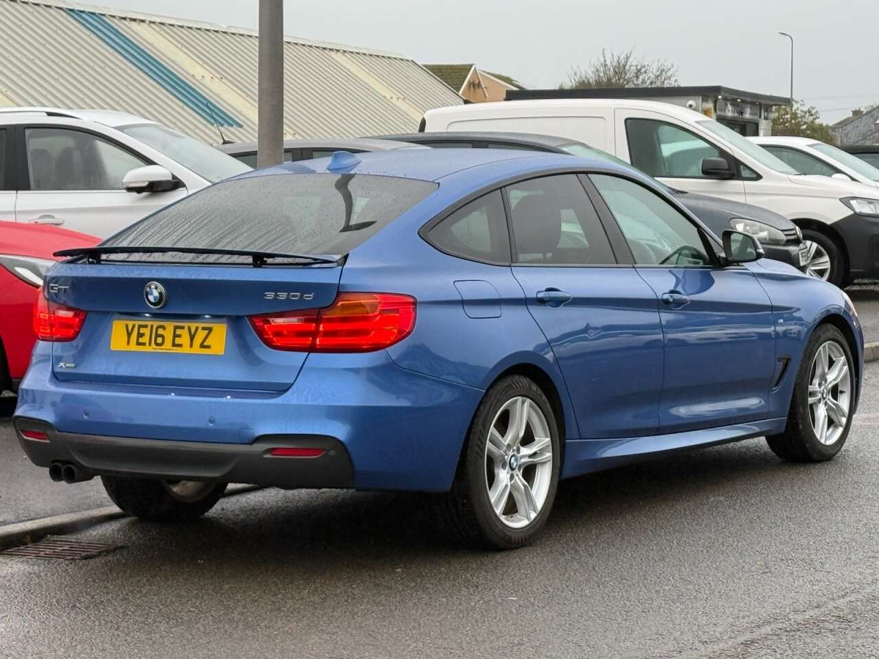 A 2016 BMW 3 SERIES GRAN TURISMO 3.0 330d M Sport GT 5dr Diesel Auto xDrive Euro 6 (s/s) (258 ps) A 2016 BMW 3 SERIES GRAN TURISMO 3.0 330d M Sport GT 5dr Diesel Auto xDrive Euro 6 (s/s) (258 ps)