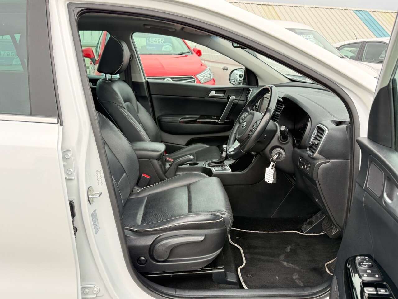 A 2017 KIA SPORTAGE 1.7 CRDi 3 SUV 5dr Diesel DCT Euro 6 (s/s) (139 bhp) A 2017 KIA SPORTAGE 1.7 CRDi 3 SUV 5dr Diesel DCT Euro 6 (s/s) (139 bhp)