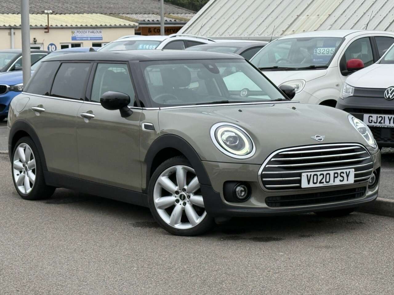 A 2020 MINI CLUBMAN 1.5 Cooper Exclusive Estate 6dr Petrol Manual Euro 6 (s/s) (136 ps) A 2020 MINI CLUBMAN 1.5 Cooper Exclusive Estate 6dr Petrol Manual Euro 6 (s/s) (136 ps)