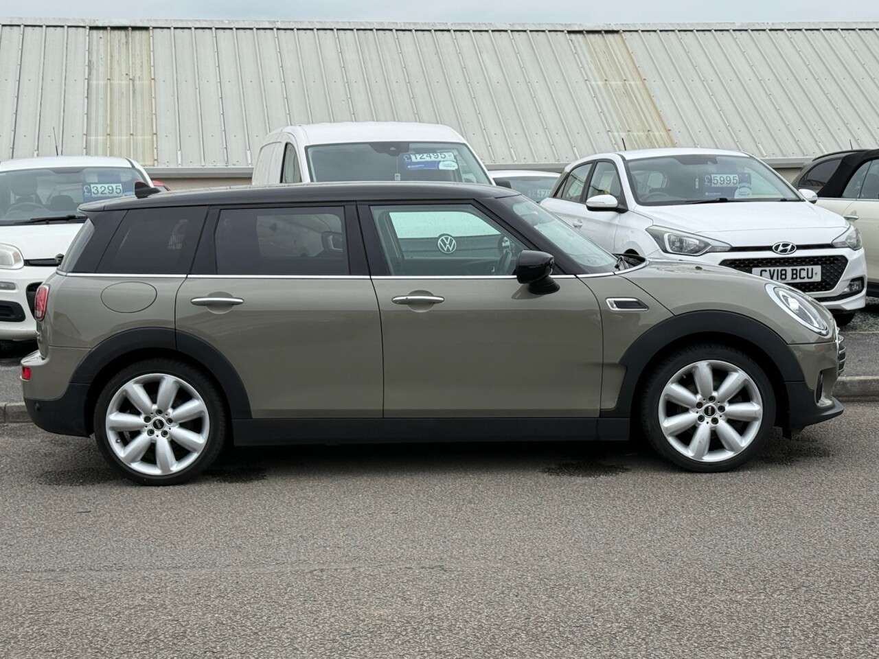 A 2020 MINI CLUBMAN 1.5 Cooper Exclusive Estate 6dr Petrol Manual Euro 6 (s/s) (136 ps) A 2020 MINI CLUBMAN 1.5 Cooper Exclusive Estate 6dr Petrol Manual Euro 6 (s/s) (136 ps)