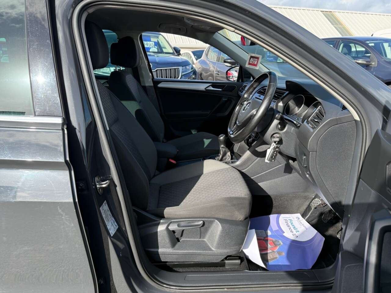 A 2018 VOLKSWAGEN TIGUAN 2.0 TDI SE Navigation SUV 5dr Diesel Manual Euro 6 (s/s) (150 ps) A 2018 VOLKSWAGEN TIGUAN 2.0 TDI SE Navigation SUV 5dr Diesel Manual Euro 6 (s/s) (150 ps)