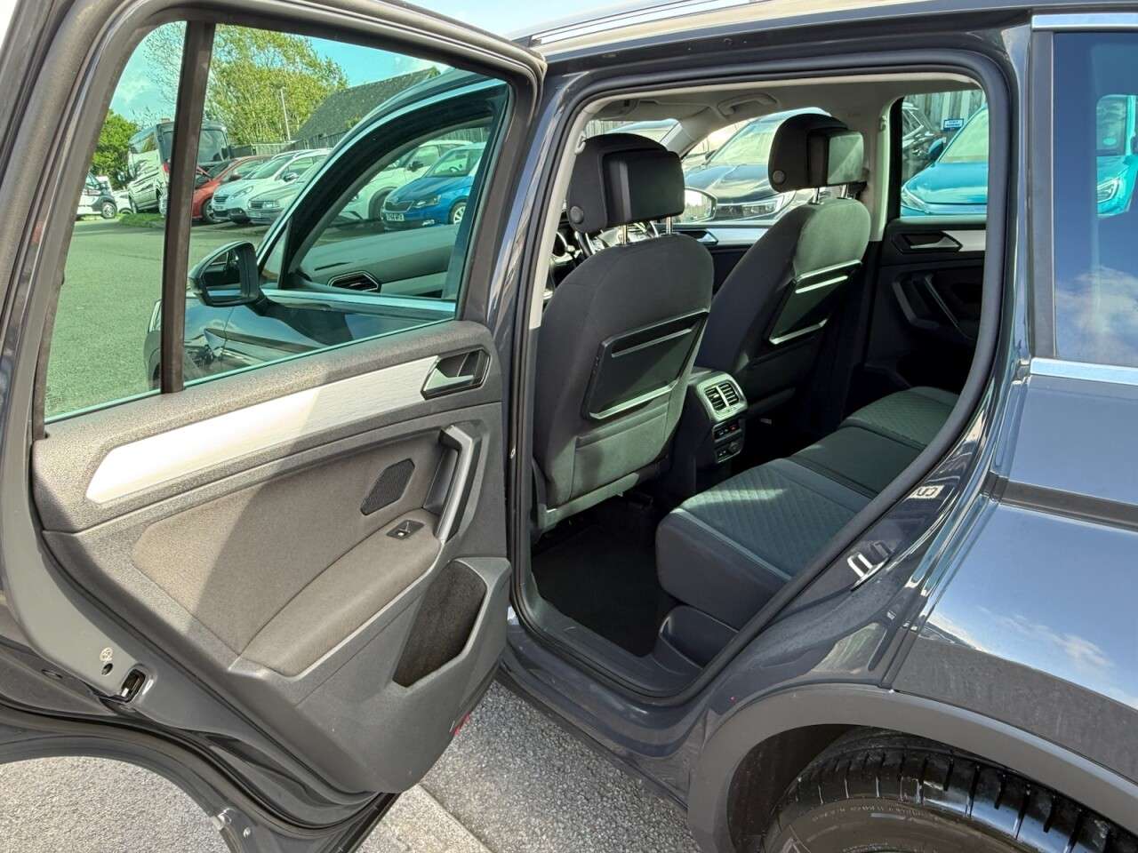 2018 VOLKSWAGEN TIGUAN 2018 VOLKSWAGEN TIGUAN