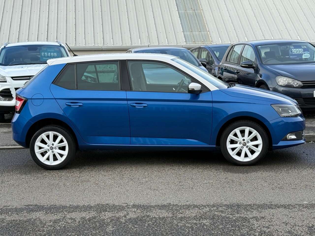 A 2017 SKODA FABIA 1.2 TSI Colour Edition Hatchback 5dr Petrol Manual Euro 6 (s/s) (90 ps) A 2017 SKODA FABIA 1.2 TSI Colour Edition Hatchback 5dr Petrol Manual Euro 6 (s/s) (90 ps)