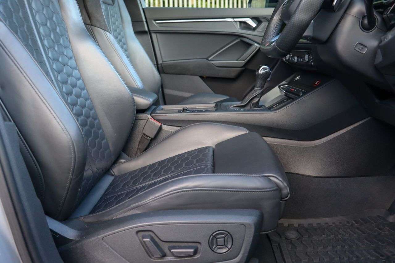 2020 AUDI RS Q3 2020 AUDI RS Q3