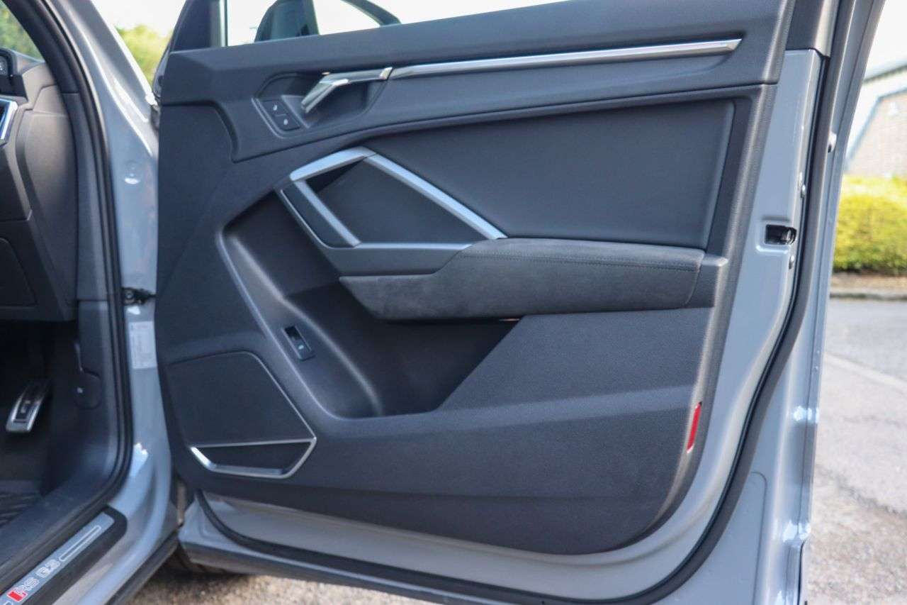 2020 AUDI RS Q3 2020 AUDI RS Q3